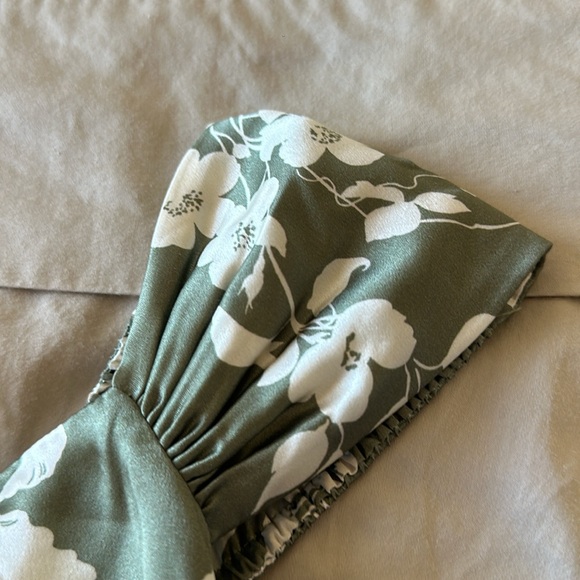 Reformation dress - Picture 3 of 5